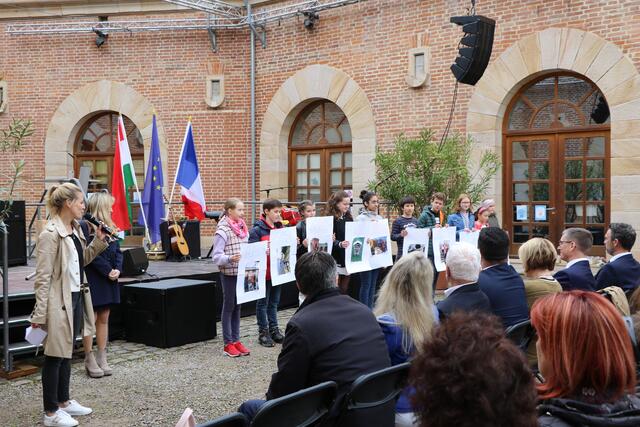 Schüler.innen der Goethe-Gymnasiums berichteten aufFranzözisch von ihrem Aufenthalt in der Partnerstadt | Foto: Heike Schwitalla