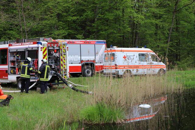 Der Brand- und Katastrophenschutz des Landkreises Germersheim führte bei 
Scheibenhardt  gemeinsam  mit  den  Feuerwehren  der  angrenzenden  Gemeinden und französischen Feuerwehreinheiten eine Waldbrandübung durch | Foto: Heike Schwitalla