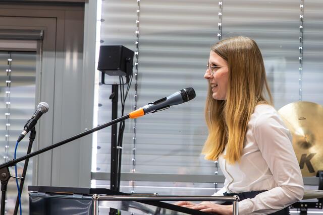 Kuratorin Julia Nebenführ | Foto: Johann-Peter Melder