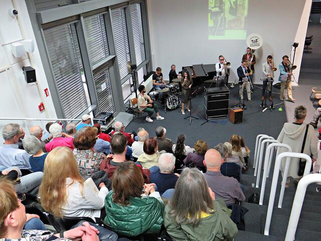 Guter Blick durch die erhöhten Sitzreihen | Foto: Brigitte Melder