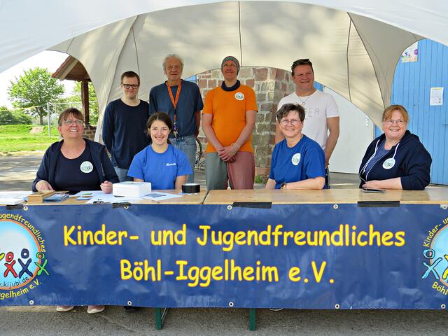 Komplette Mannschaft nicht zu erwischen, da im Einsatz | Foto: Brigitte Melder