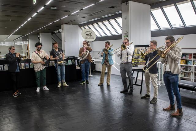 Im Foyer beeits toller Empfang: Heavy Bones | Foto: Johann-Peter Melder