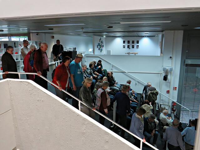 Alle nehmen Platz | Foto: Brigitte Melder