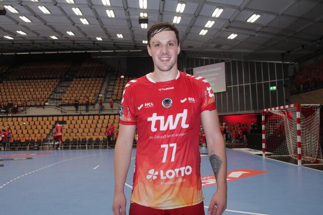 Jannek Klein erzielte 9 Treffer beim Eulen-Heimsieg gegen Rostock (Foto Michael Sonnick)