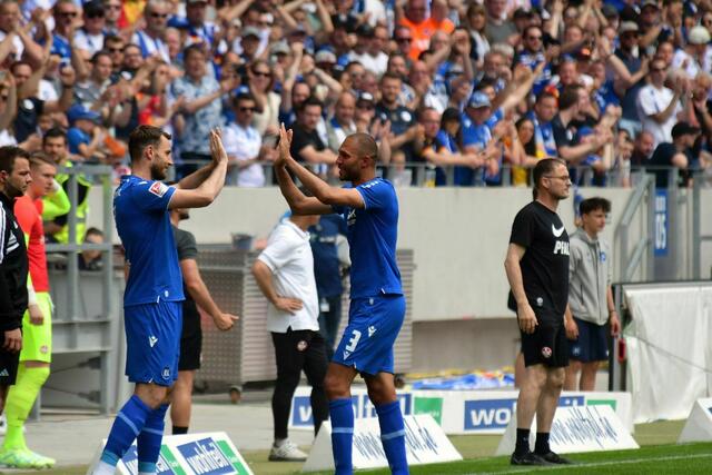 Gordi wird unter viel Beifall ausgewechselt | Foto: ka-abseits/Anderer