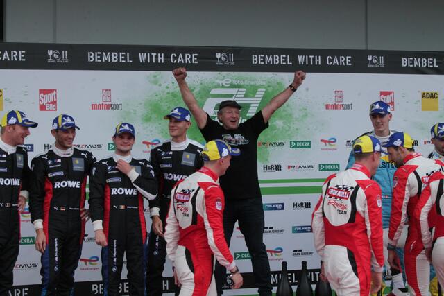 Der sympathische Teamchef Klaus Abbelen aus Barweiler feierte den ersten 24-Stunden-Gesamtsieg auf der legendären Nordschleife des Nürburgrings (Foto Michael Sonnick)