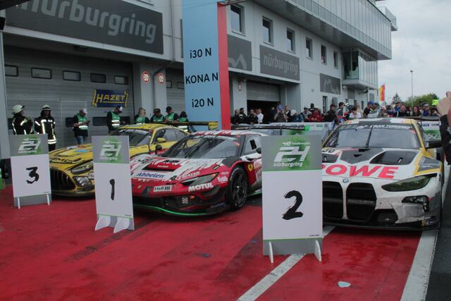 Ferrari gewinnt das 24-Stunden-Rennen auf dem Nürburgring vor BMW und Mercedes (Foto Michael Sonnick)
