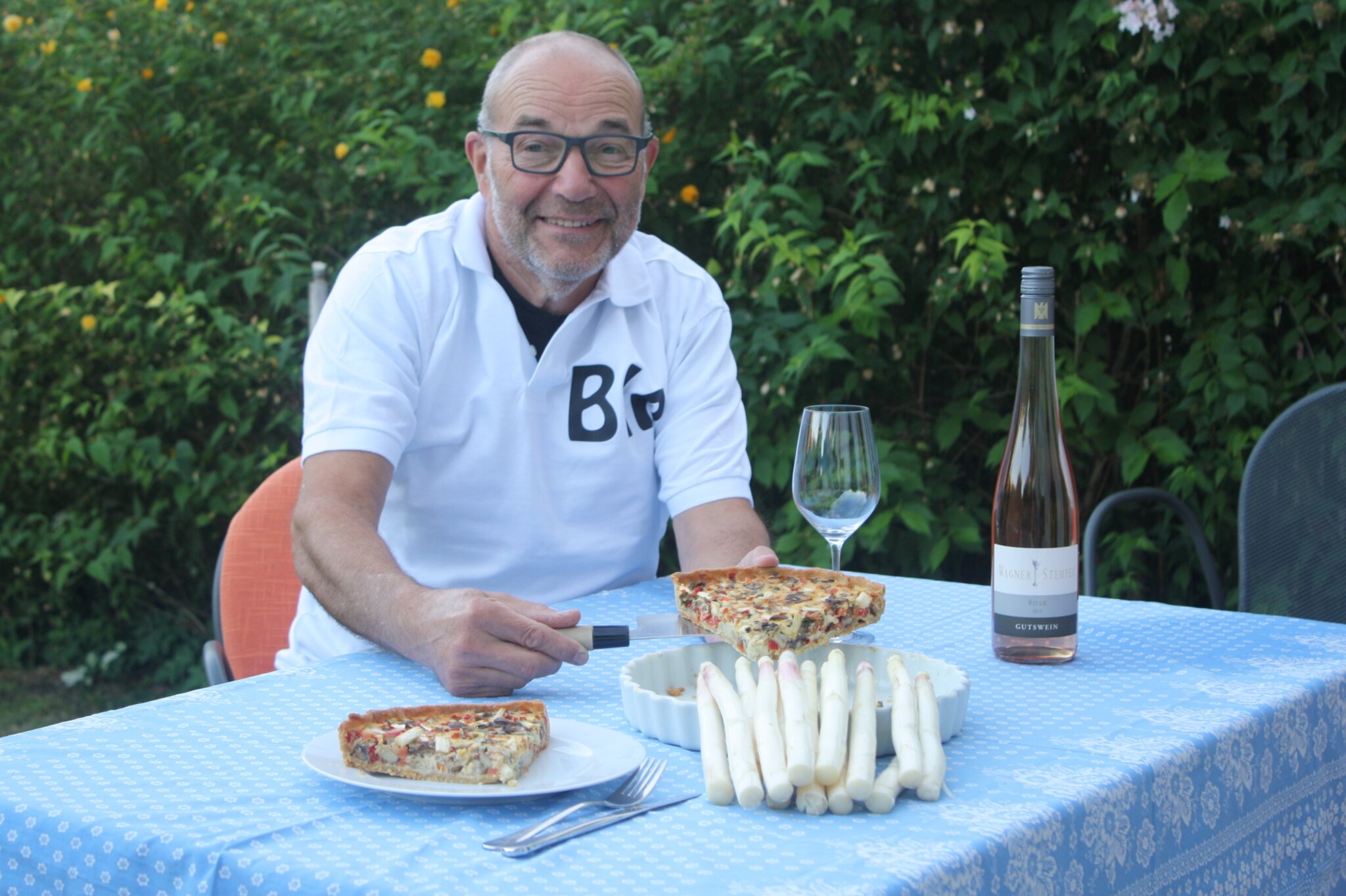 Edinger Hermann Rommel bringt Spargel in vielfältiger Form auf den ...