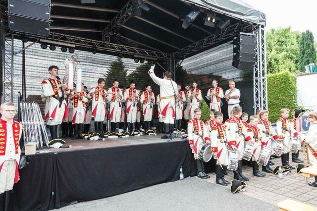 Auch die Dinkelsbühler Knabenkapelle unterhält die Besucher | Foto: Rathaus Edenkoben