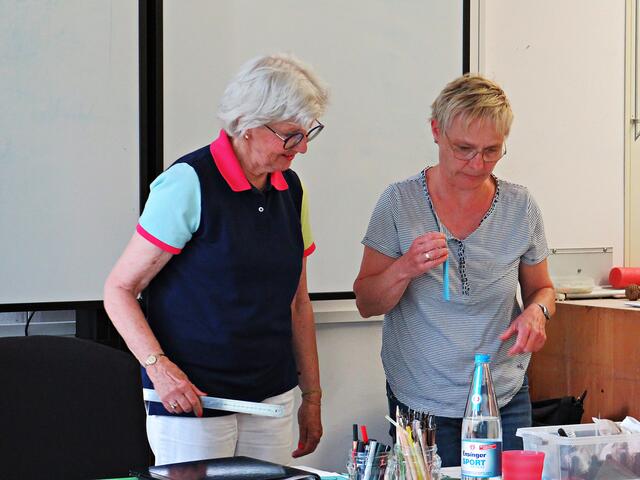 Kursleiterin Gudrun Gratz-Fister stets helfend bereit | Foto: Brigitte Melder