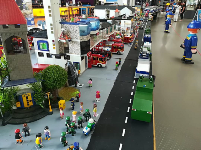 Eine Playmobil-Ausstellung zeigt Einsatzsituationen verschiedener Hilfsorganisationen | Foto: Feuerwehr Speyer