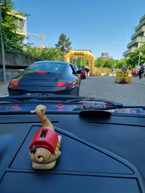 Kurz vor dem Start - eingereiht nach einem Porsche | Foto: www.jowapress.de