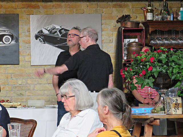 Plaudereien am Rande unter Freunden | Foto: Brigitte Melder