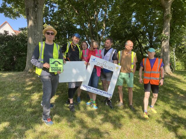 Warum immer ein Vollie Bild? Weil sie genauso wichtig sind, wie die parkrunner. Ohne Vollies kein parkrun. Kein Kuchen. Ganz einfache Formel. Und ein dickes Danke an Euch.
