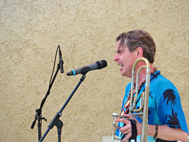 Bernhard Vanecek kann auch singen | Foto: Brigitte Melder
