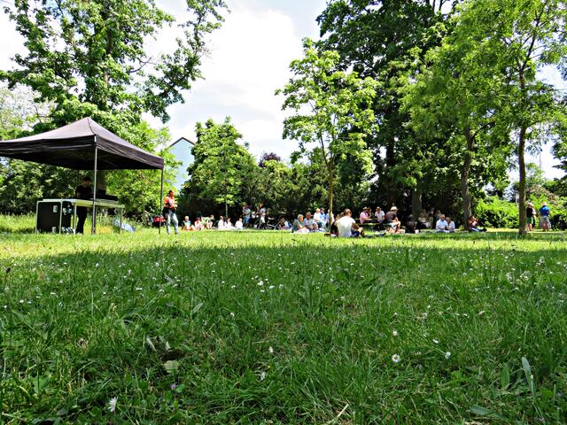 Es grünt so grün, wenn Limburgerhofer picknicken | Foto: Brigitte Melder
