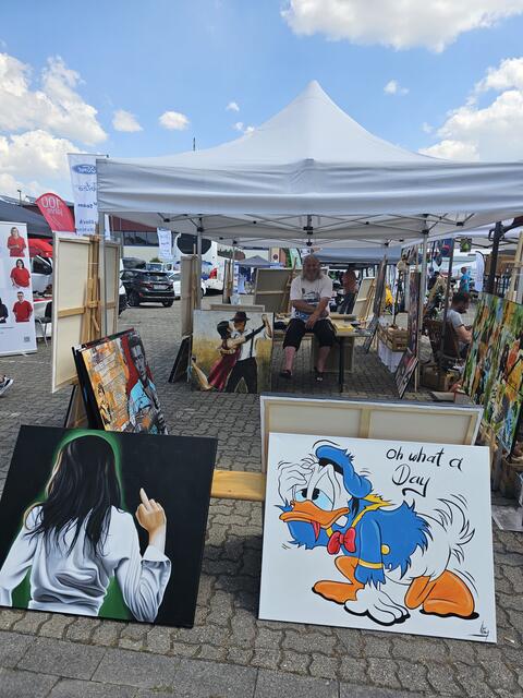 Auch Kunst aus Landau gibt es zu sehen. | Foto: Eva Bender