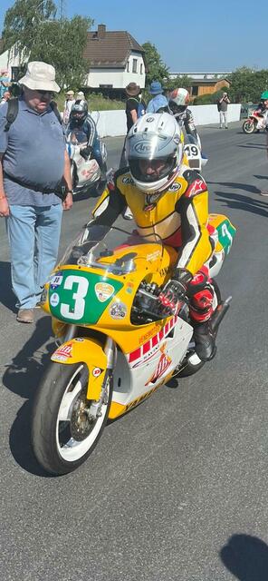 Der zweifache Weltmeister Carlos Lavado auf der Yamaha 250 ccm (Foto Klaus Petzold)
