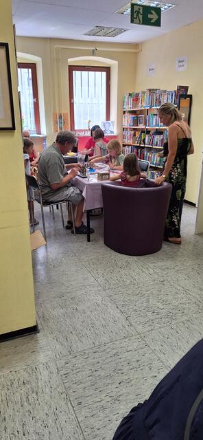 Tag der offenen Tür in der Zweigstelle der Stadtbibliothek Mannheim-Friedrichsfeld | Foto: Afra Vogel