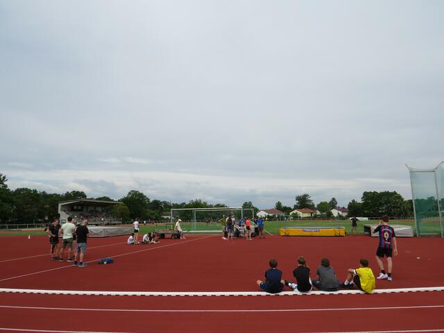 Beim Hochsprung | Foto: Brigitte Melder