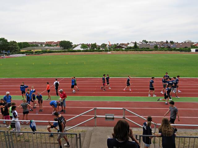 Nach und nach füllen sich die Bahnen | Foto: Brigitte Melder