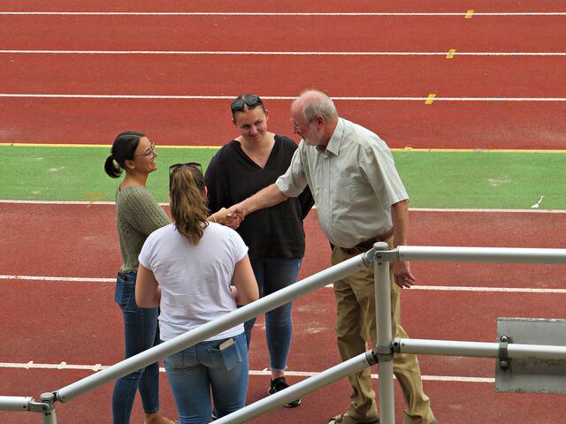 Begrüßung der Damen von der Kreisverwaltung | Foto: Brigitte Melder