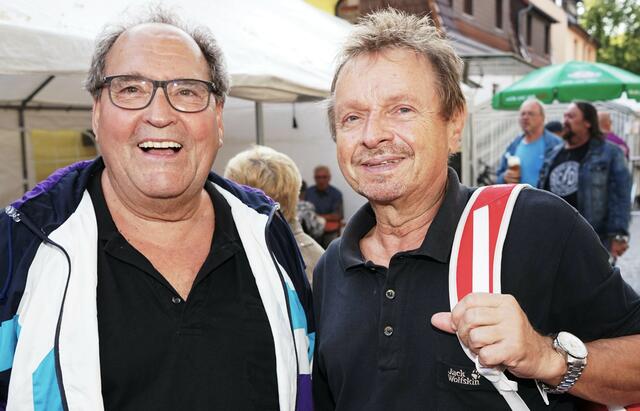 Rezeptgeber der leckeren Maultaschen mit rechts Horst Siedat (100 km Läufer) | Foto: Michael Bartholomaeus