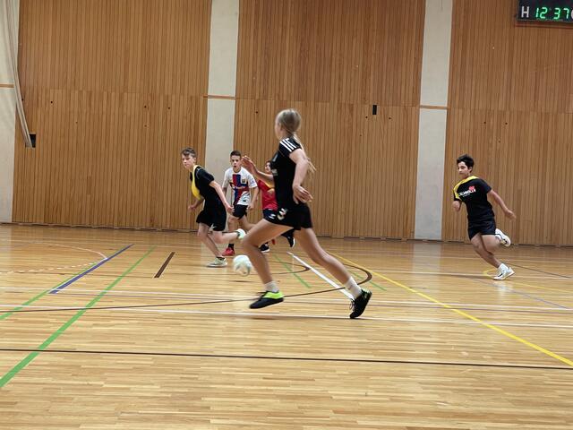 Hier spielen 7b und 8a | Foto: Weiler
