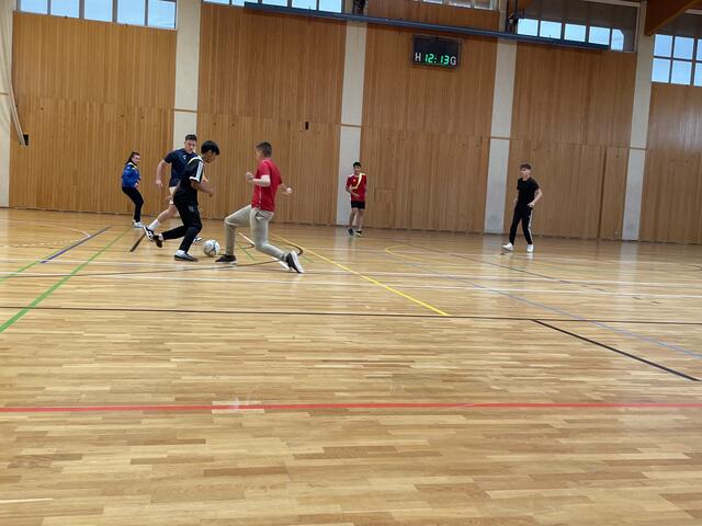 Ali und Jaromir am Ball | Foto: Weiler