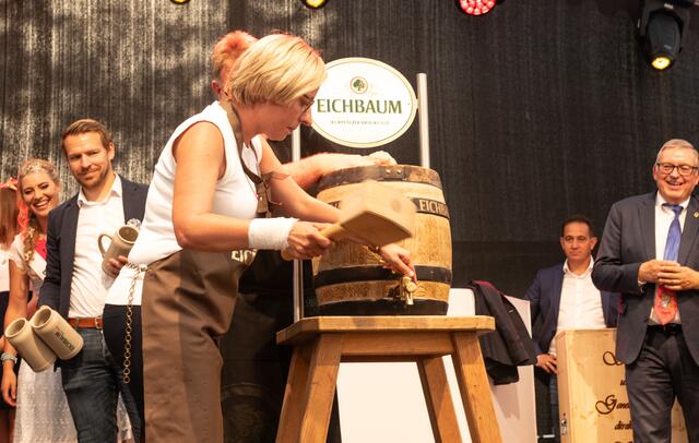 Trotz lädiertem Handgelenk saßen die Schläge der OB | Foto: Cornelia Bauer