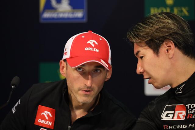 Polesetter unter sich - Robert Kubica / Team WRT und Kamui Kobayashi / Team Gazoo Racing - nach dem Qualifikationtraining | Foto: moto-foto Reuschel