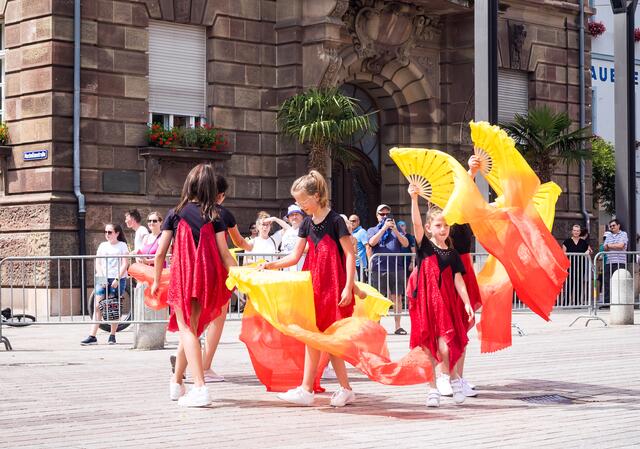 Trotz großer Hitze: Brezelfestumzug in Speyer | Foto: Cornelia Bauer