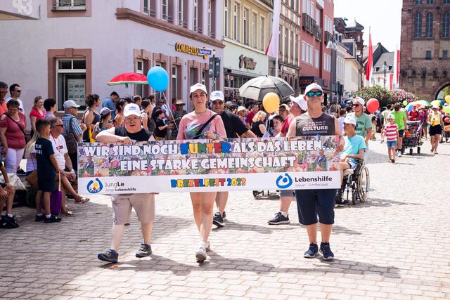 Die Lebenshilfe Speyer-Schifferstadt war mit einer großen, bunten und gut gelaunten Truppe unterwegs | Foto: Cornelia Bauer