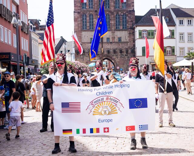 Trotz großer Hitze: Brezelfestumzug in Speyer | Foto: Cornelia Bauer