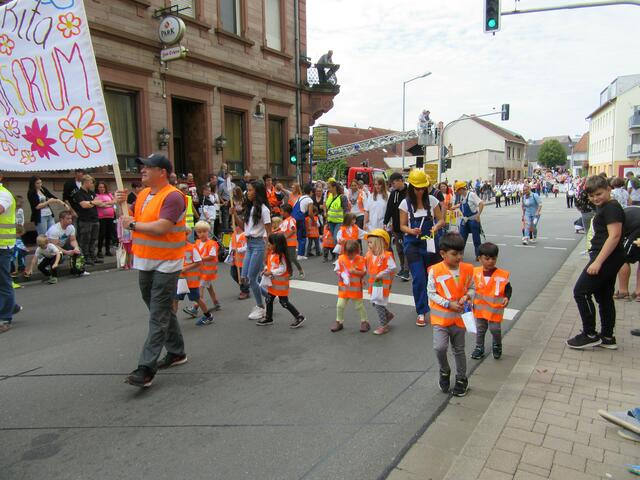 Fußgruppe der Kindertagesstätte | Foto: Harry Dinges