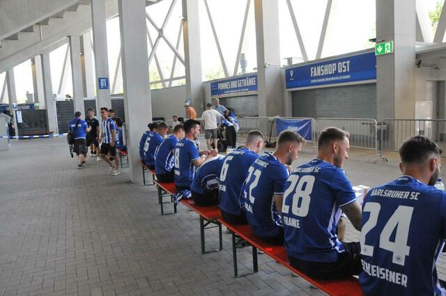 Bereit für die Autogrammstunde | Foto: Anderer/ka-abseits