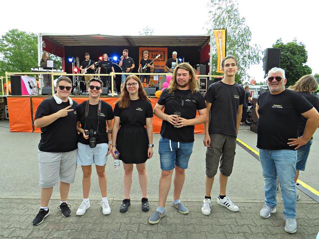 ... und jetzt nochmal von vorne. Gehören alle zur Band | Foto: Brigitte Melder