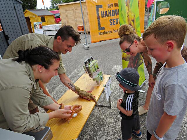 Familie Klose mit Lian und Aaron zur Kontaktaufnahme | Foto: Brigitte Melder