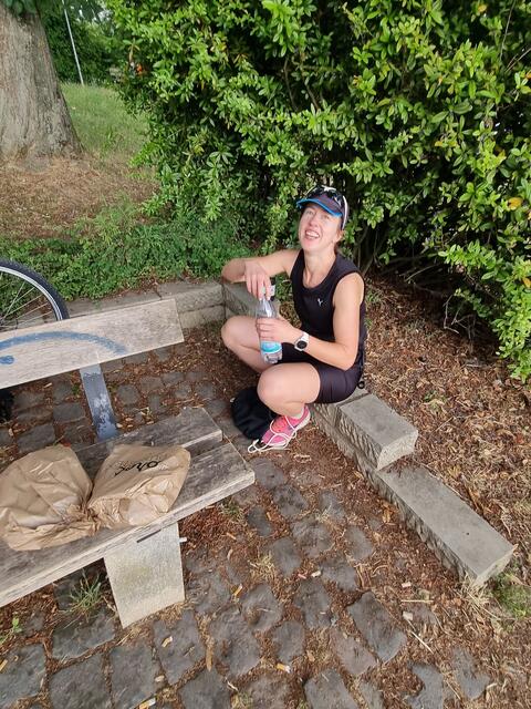 Da freut sich schon jemand auf unser leckeres Brot. Nach dm Lauf gibt es immer ein Picknik. | Foto: Speyer Leinpfad parkrun