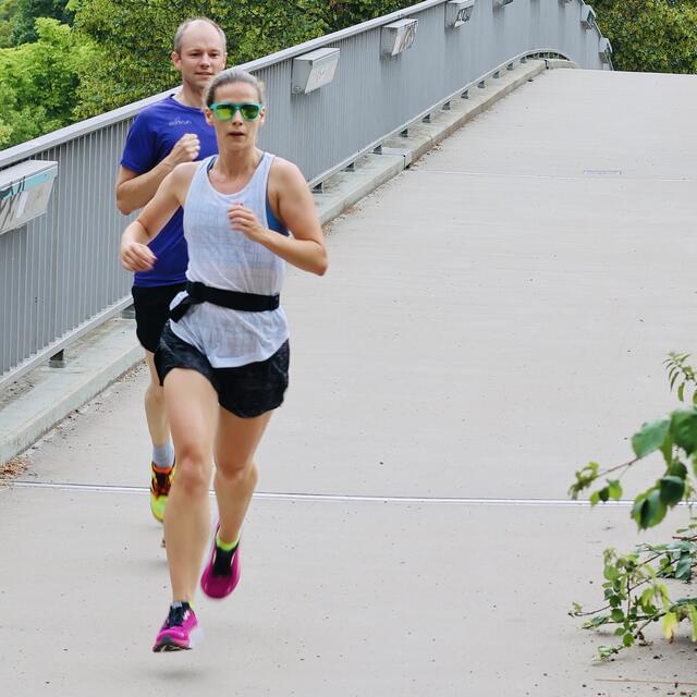 Sophie aus London treibt parkrunner zur persönlichen Bestzeit | Foto: Speyer Leinpfad parkrun