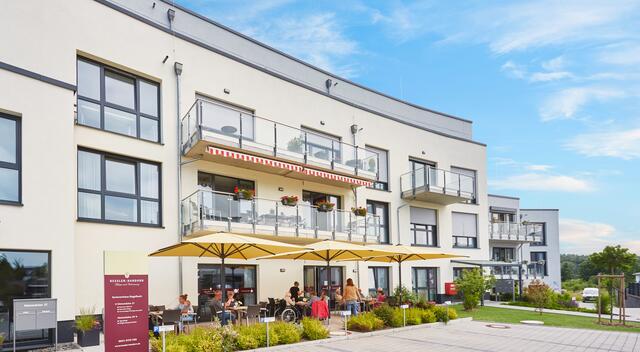 Das Pflegeunternehmen Kessler-Handorn bietet Menschen in der zweiten Lebenshälfte die Möglichkeit, im Seniorenhaus in Kaiserslautern-Siegelbach in einer separaten Wohnung zu wohnen und trotzdem bestimmte Pflegeleistungen und Services im Alltag in Anspruch zu nehmen. | Foto: Kessler-Handorn