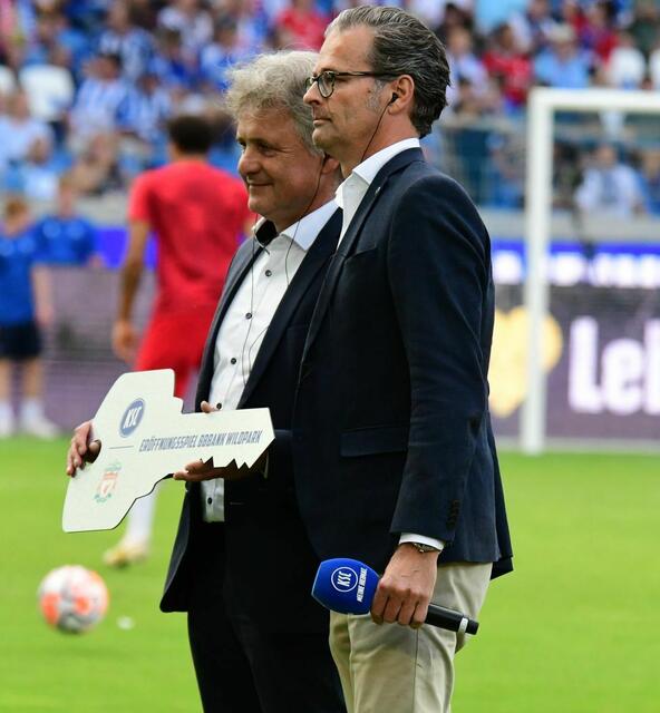 Schlüsselübergabe | Foto: Anderer/ka-abseits