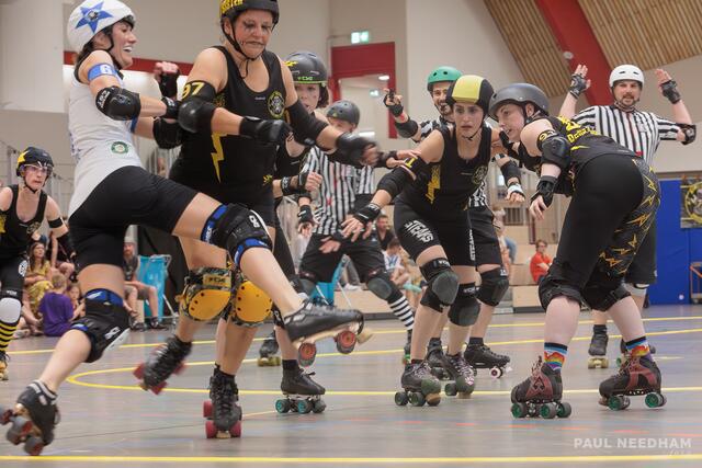 Roller Derby Karlsruhe vs. Munich Rolling Rebels &amp; Friends | Foto: Paul Needham
