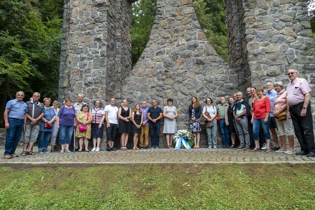 Kranzniederlegung am Deutschen Soldatenfriedhof Mongoutte | Foto: Öfner