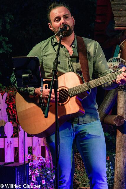 Moritz Weigel (Akustische Gitarre, Gesang) | Foto: Wilfried Glauber
