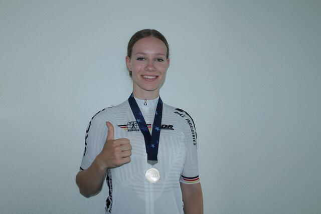 Anne Slosharek holte Silbermedaille bei der Bahnrad-EM | Foto: Michael Sonnick
