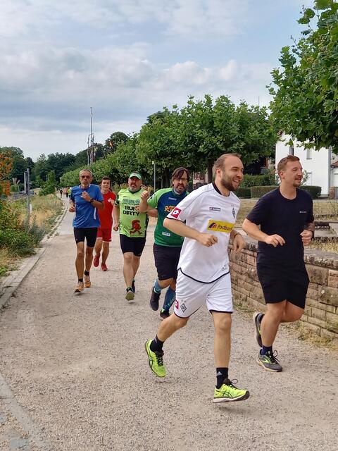 Das war der 116. Leinpfad Speyer parkrun. Nächste Möglichkeit: 
5 Kilometer Lauf am Samstag, 29. Juli, ab 9 Uhr, mit Treffpunkt am Rheinufer hinter der Jugendherberge. Eigener Walker Abschnitt. Bitte an Sonnenschutz und Wasser denken. Im Ziel gibt es gegen eine freiwillige Spende Kaffee, Tee und einen Snack. Garderobe vorhanden. https://www.parkrun.com.de/speyerleinpfad/
  | Foto: Speyer Leinpfad parkrun