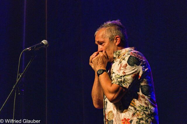 Hans Steinbacher (Sixpack), einer der besten Bluesharpspieler im Südwestdeutschland | Foto: Wilfried Glauber