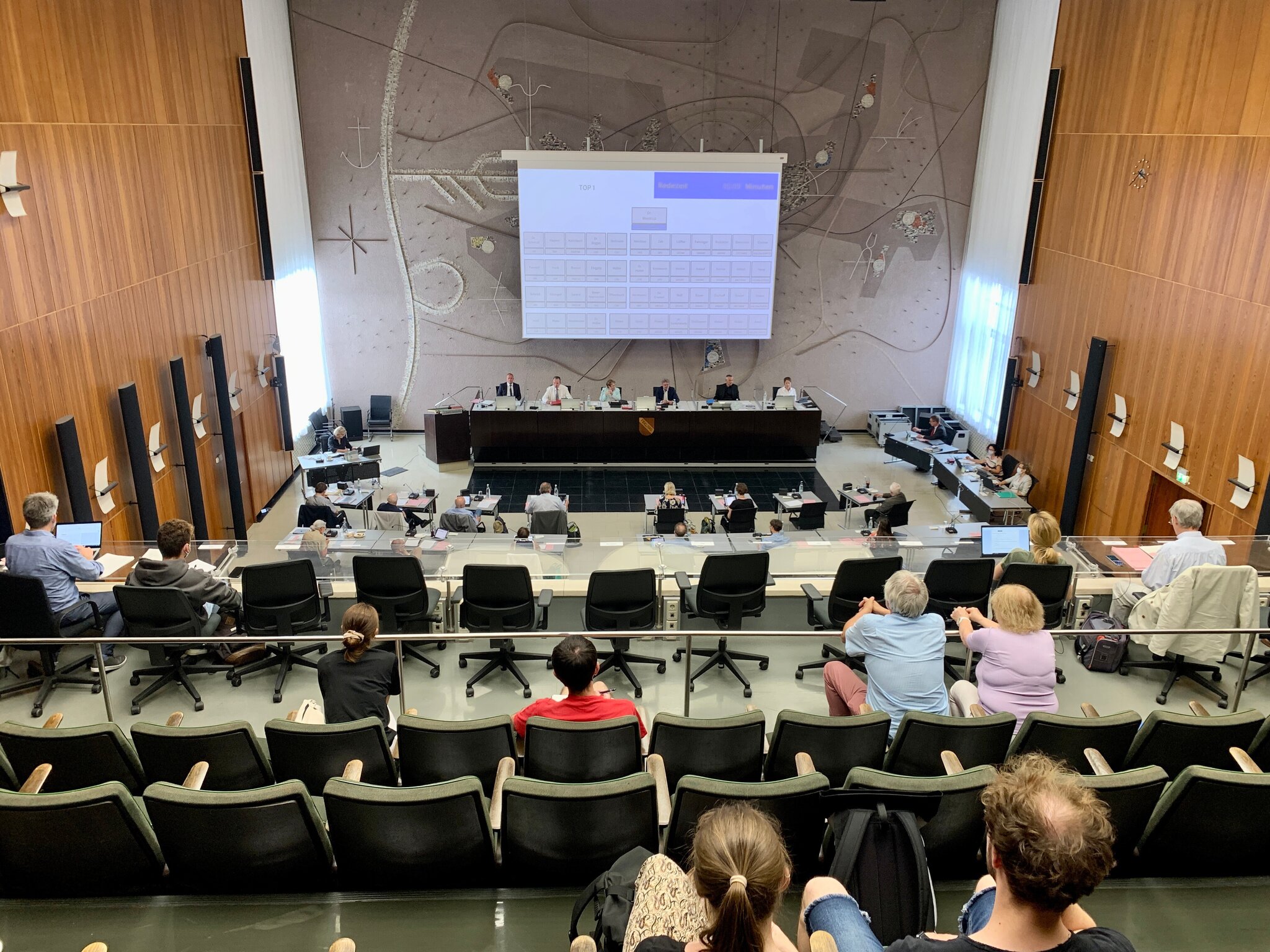 Karlsruher Haushalt: 2025: 1 Milliarde Euro Schulden - Karlsruhe