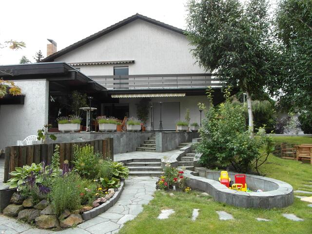 Der Garten am Haus am Schlangenpfad soll unter anderem von Unkraut befreit werden. | Foto: Lernmobil Viernheim e.V.